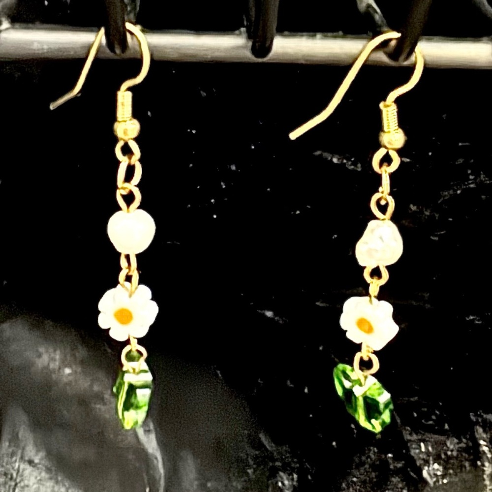 DANGLING EARRINGS | Gold, Faux Pearl, & Green Butterflies - Picture 7 of 9